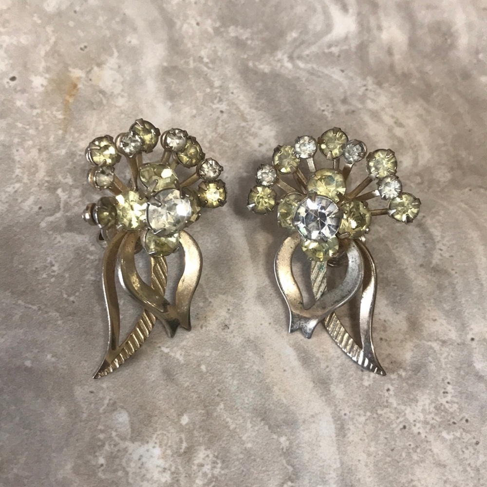 Sarah Coventry Vintage Flower Earrings
